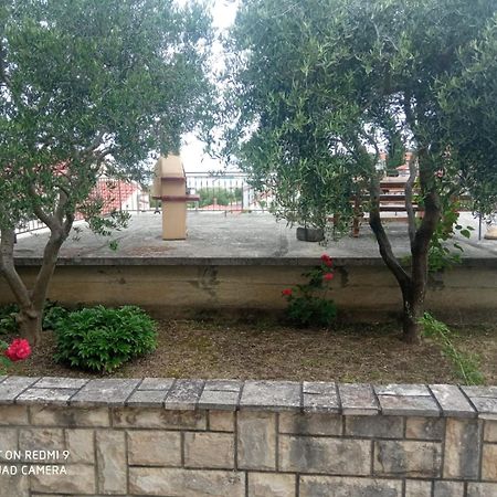 Apartment In Lopar With Sea View, Terrace, Air Conditioning, Wi-Fi Dış mekan fotoğraf